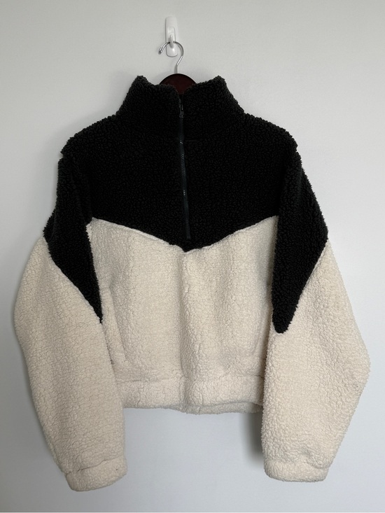 Sage Collective Jackets & Blazers - Two-Tone Sherpa Pullover Jacket in Black & Cream